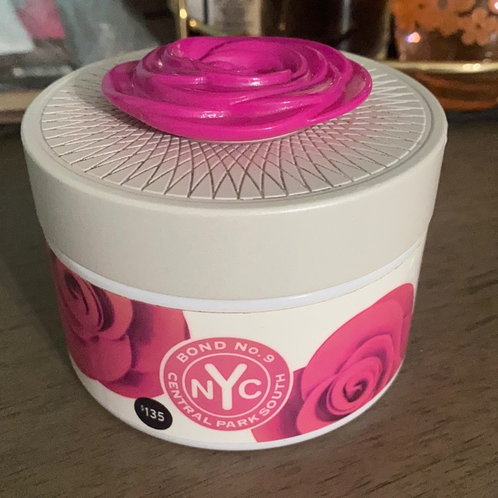 BOND NO. 9
Central Park South 24/7 Body Silk Cream